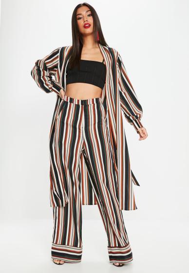 pantalon-bleu-marine--rayures